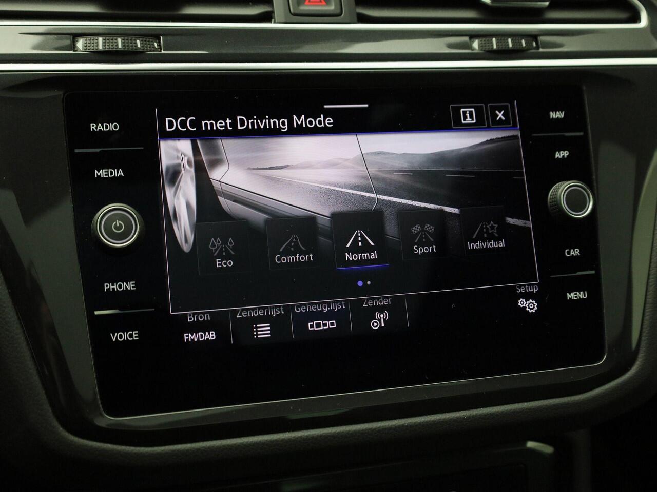 Volkswagen TIGUAN 1.4TSIeHybrid 180kW/245PK R-Line Business+ DSG · Panoramadak · Trekhaak · Camera + Parkeersensoren