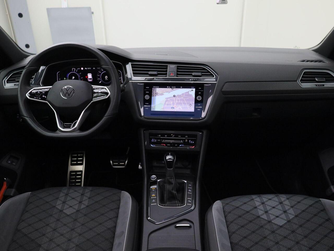 Volkswagen TIGUAN 1.4TSIeHybrid 180kW/245PK R-Line Business+ DSG · Panoramadak · Trekhaak · Camera + Parkeersensoren