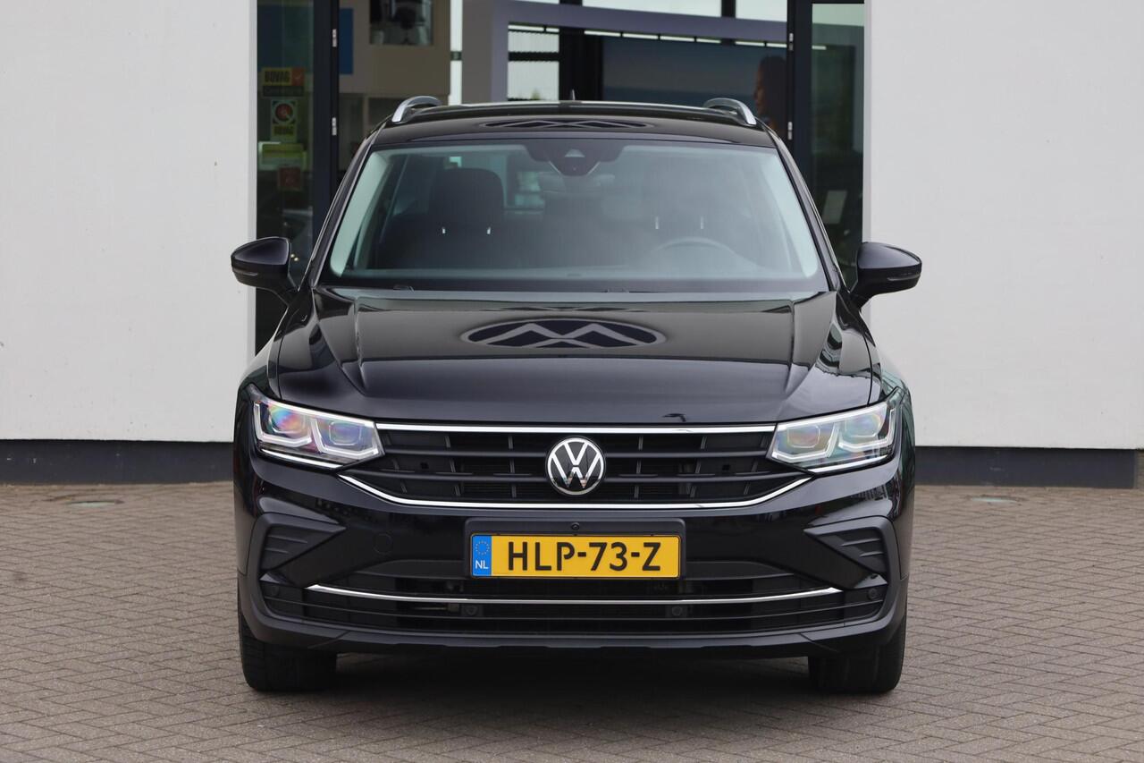 Volkswagen TIGUAN 1.4 TSI eHybrid Active 245PK / 180kW DSG, Wegklapbare trekhaak, achteruitrijcamera (rear view), elektrische achterklep (easy open en close), 18" 'Nizza' LMV, LED Matrix (IQ.Lights), alarm klasse III, keyless start & entry, rondomzicht camera (area view), 