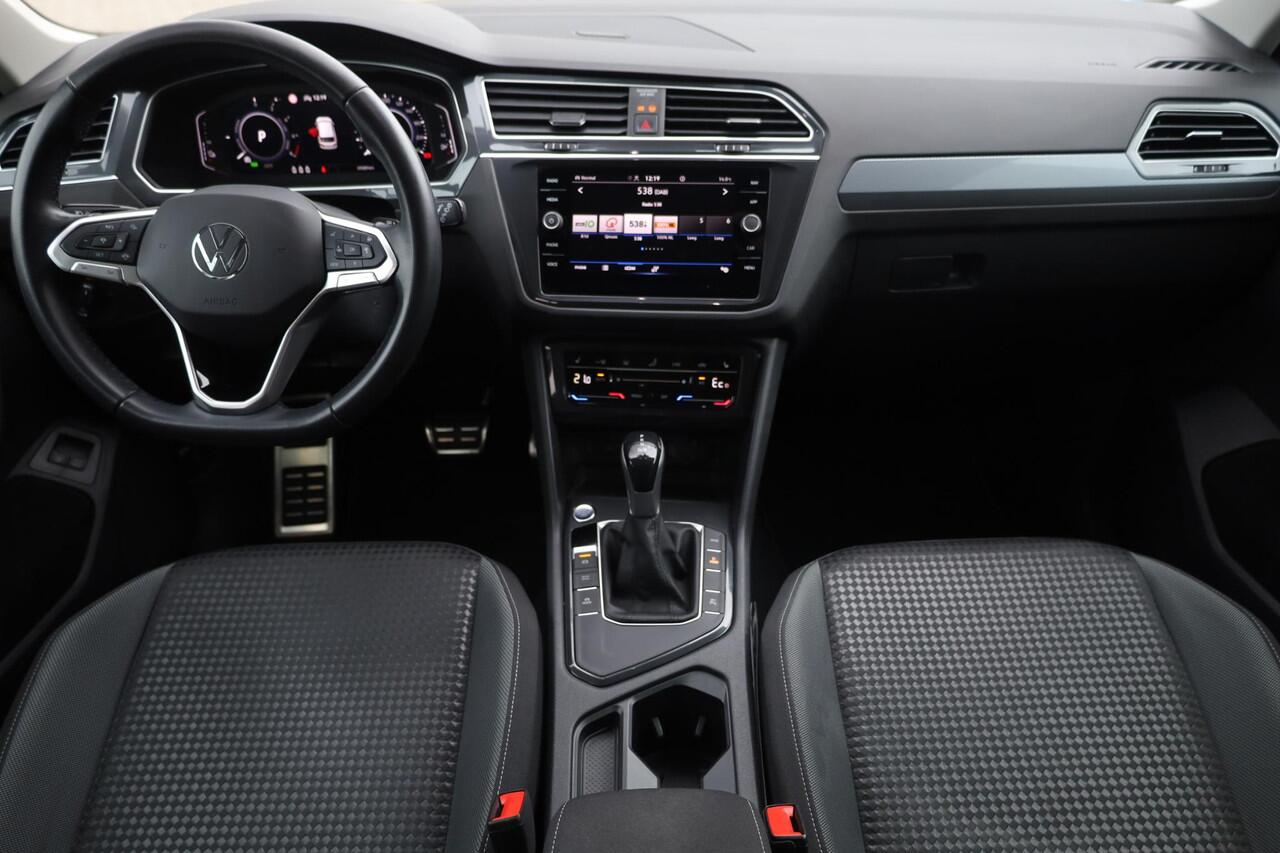 Volkswagen TIGUAN 1.4 TSI eHybrid Active 245PK / 180kW DSG, Wegklapbare trekhaak, achteruitrijcamera (rear view), elektrische achterklep (easy open en close), 18" 'Nizza' LMV, LED Matrix (IQ.Lights), alarm klasse III, keyless start & entry, rondomzicht camera (area view), 