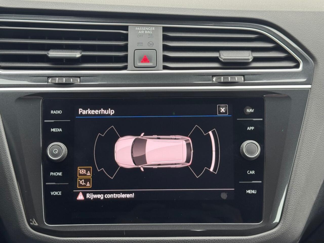 Volkswagen TIGUAN 1.5 TSI ACT. 150PK NW.MODEL LED NAVI CARPLAY AIRCO LMV PDC