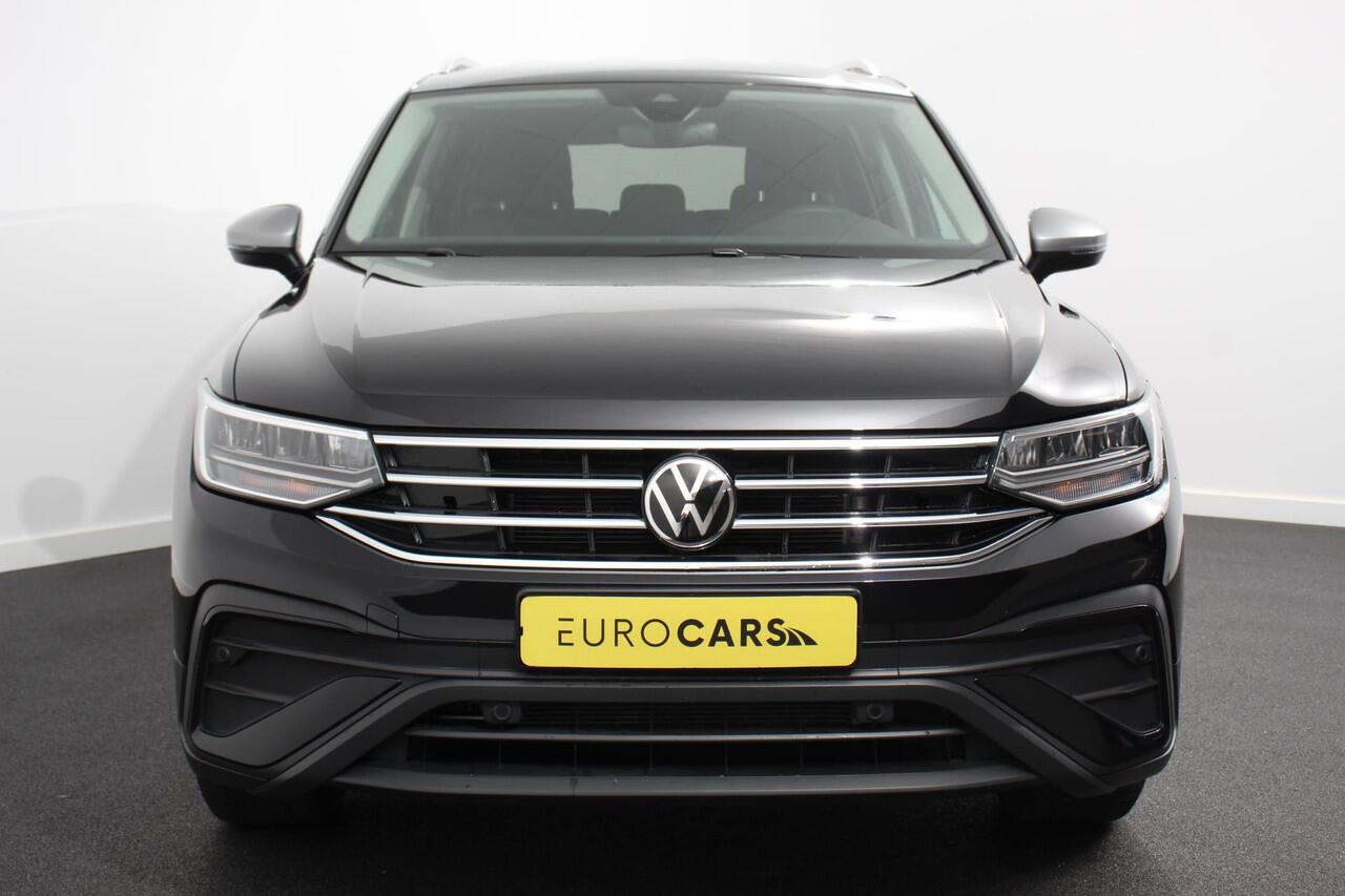 Volkswagen TIGUAN Allspace 1.5 TSI 150pk DSG Life 7p. | Navigatie | Climate Control | Trekhaak afneembaar | Electrisch bedienbare achterklep | Adaptive Cruise Control | Extra Getint Glas