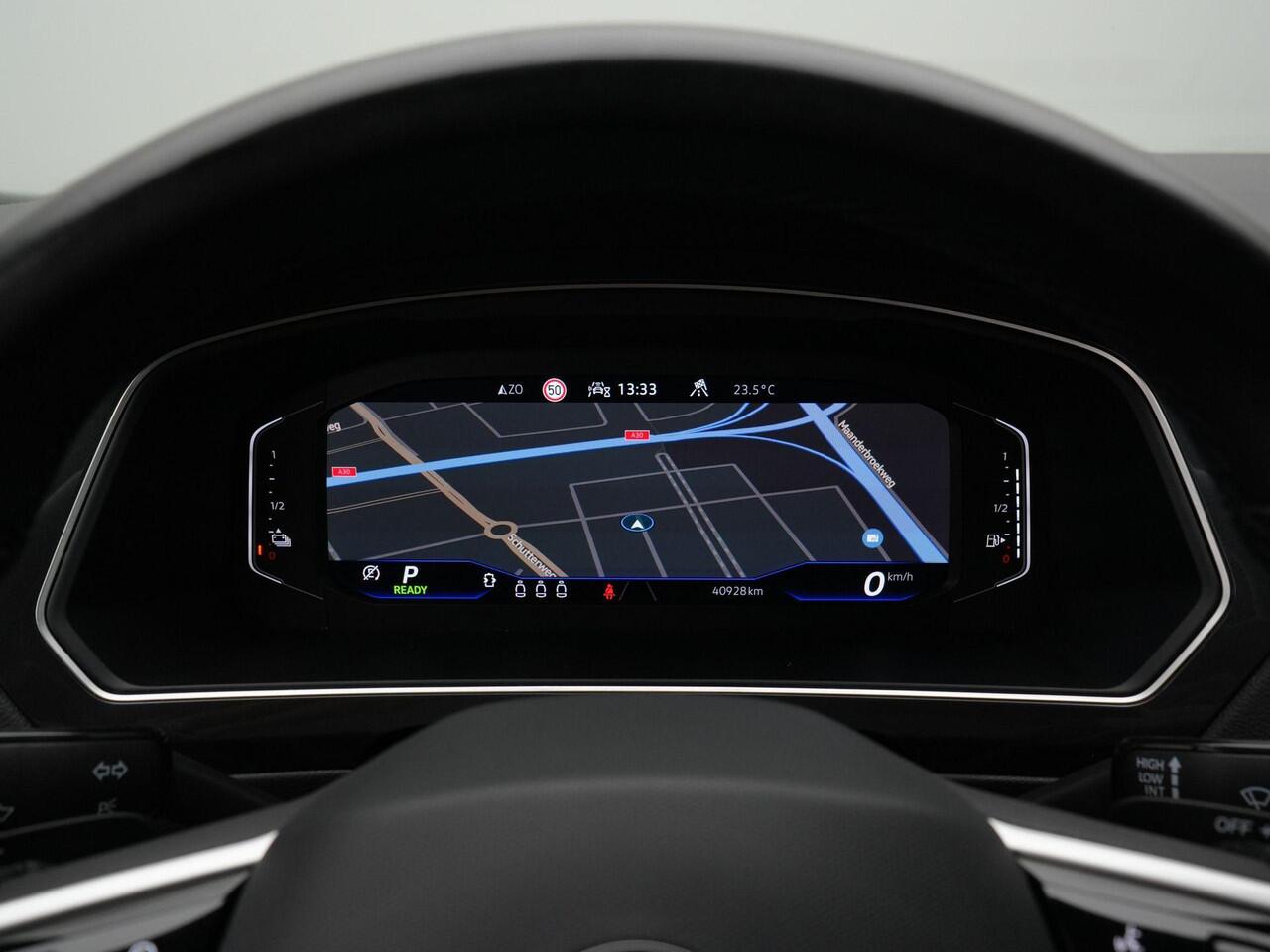 Volkswagen TIGUAN 1.4 TSI eHybrid 245 pk DSG R-Line Business+ | Panoramadak | Adaptief onderstel | IQ Light | Achteruitrijcamera