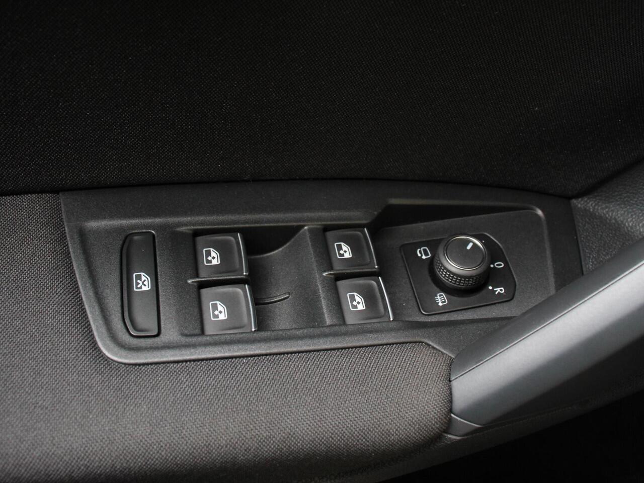 Volkswagen TIGUAN 1.4 TSI 245pk PHEV Life DSG | Navigatie | Apple Carplay/Android Auto | Parkeersensoren | Adaptive Cruise Control | Elektrische achterklep | Virtual Cockpit | Climate Control | Keyless Entry