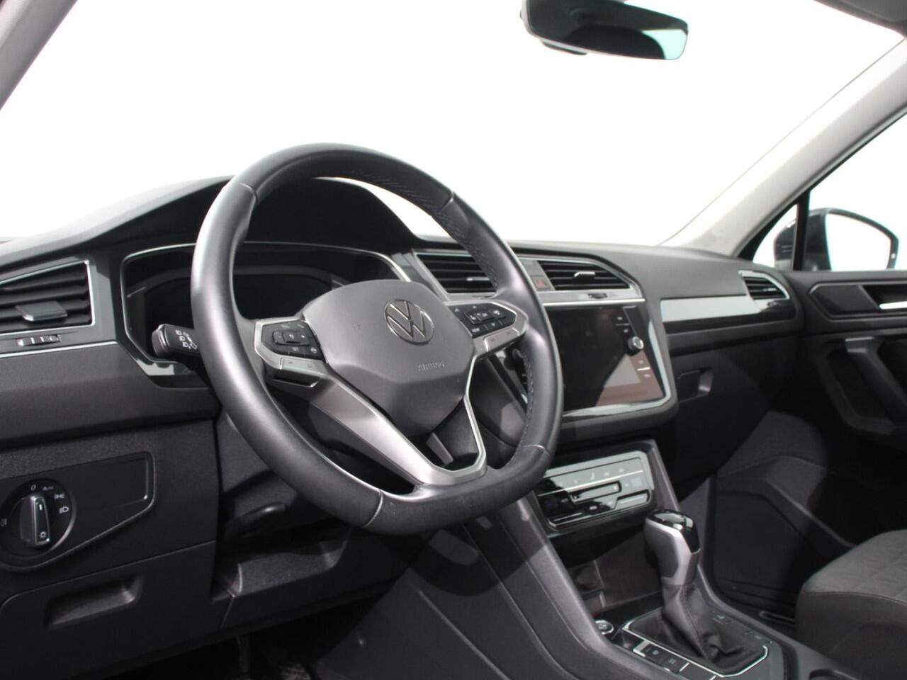 Volkswagen TIGUAN 1.4 TSI 245pk PHEV Life DSG | Navigatie | Apple Carplay/Android Auto | Parkeersensoren | Adaptive Cruise Control | Elektrische achterklep | Virtual Cockpit | Climate Control | Keyless Entry