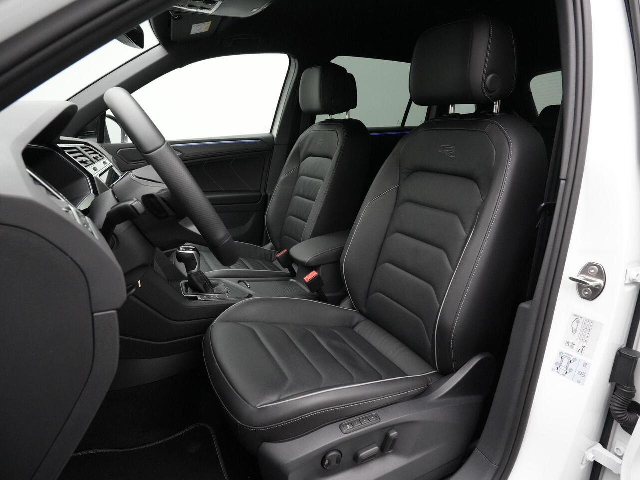 Volkswagen TIGUAN 1.4 TSI eHybrid 245 pk DSG R-Line | Trekhaak | Navigatie Discover Pro | Leder | Geheugenstoelen | 360 camera | IQ Light | Stuur-/stoelverwarming