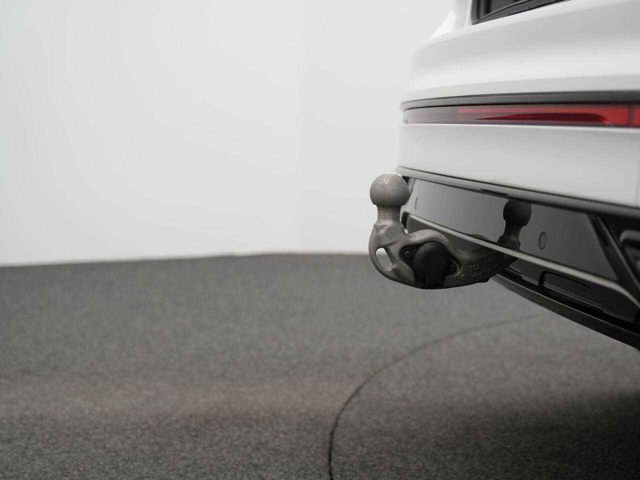 Volkswagen TIGUAN 1.4 TSI eHybrid 245 pk DSG R-Line | Trekhaak | Navigatie Discover Pro | Leder | Geheugenstoelen | 360 camera | IQ Light | Stuur-/stoelverwarming