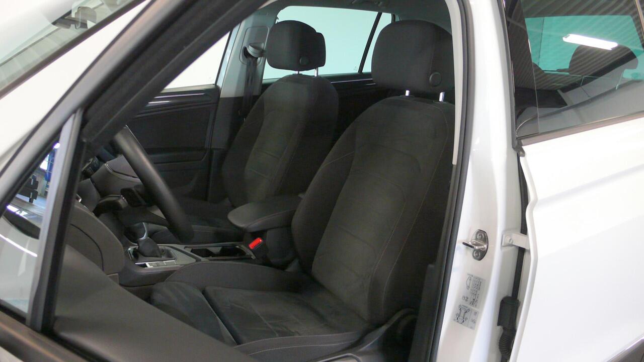 Volkswagen TIGUAN 1.5 TSI Life | 1 jr BOVAG garantie | Ergo seats | Trekhaak | 1e eigenaar