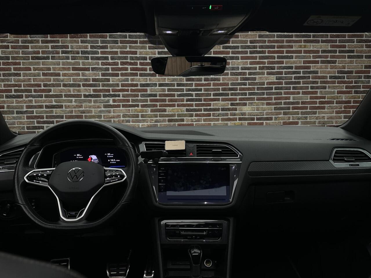 Volkswagen TIGUAN Allspace 1.5 TSI R-Line 7-PERSOONS 7P IQ HEADUP PANORAMA 3X R