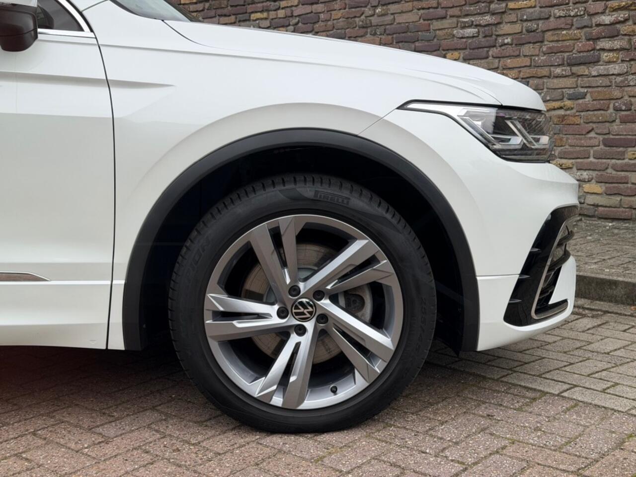 Volkswagen TIGUAN 1.4 TSI eHybrid R-LINE Panodak Head-Up Keyless