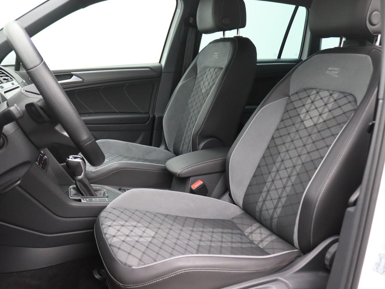 Volkswagen TIGUAN 1.4 TSI eHybrid R-Line Business+ 245PK DSG Trekhaak, Achteruitrijcamera, Keyless, Stoelverwarming, Navi, Clima, Elektr. Achterklep, 19" LM Velgen, Adaptieve Cruise Control