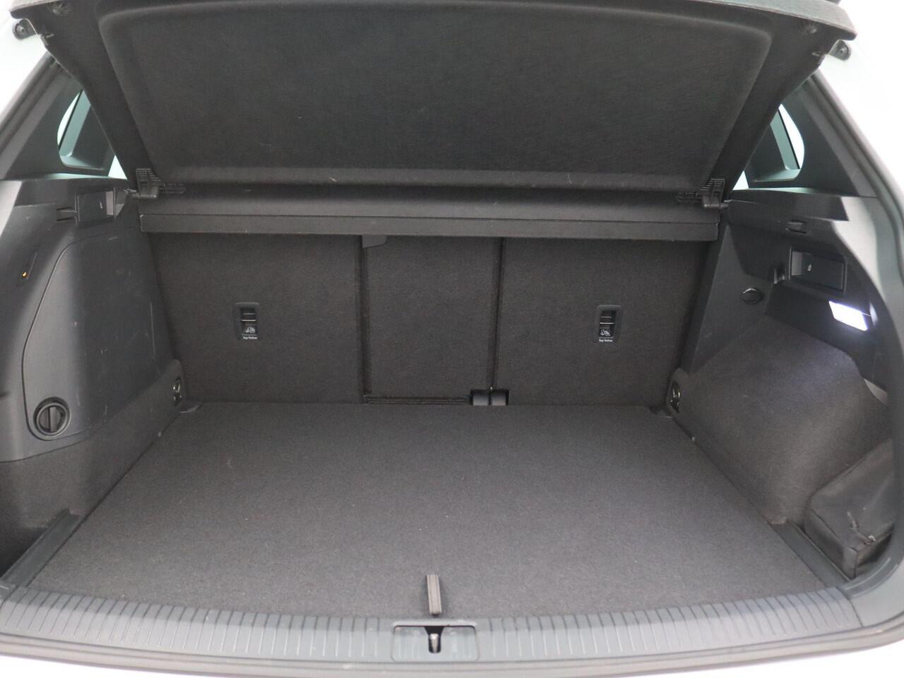 Volkswagen TIGUAN 1.4 TSI eHybrid R-Line Business+ 245PK DSG Trekhaak, Achteruitrijcamera, Keyless, Stoelverwarming, Navi, Clima, Elektr. Achterklep, 19" LM Velgen, Adaptieve Cruise Control