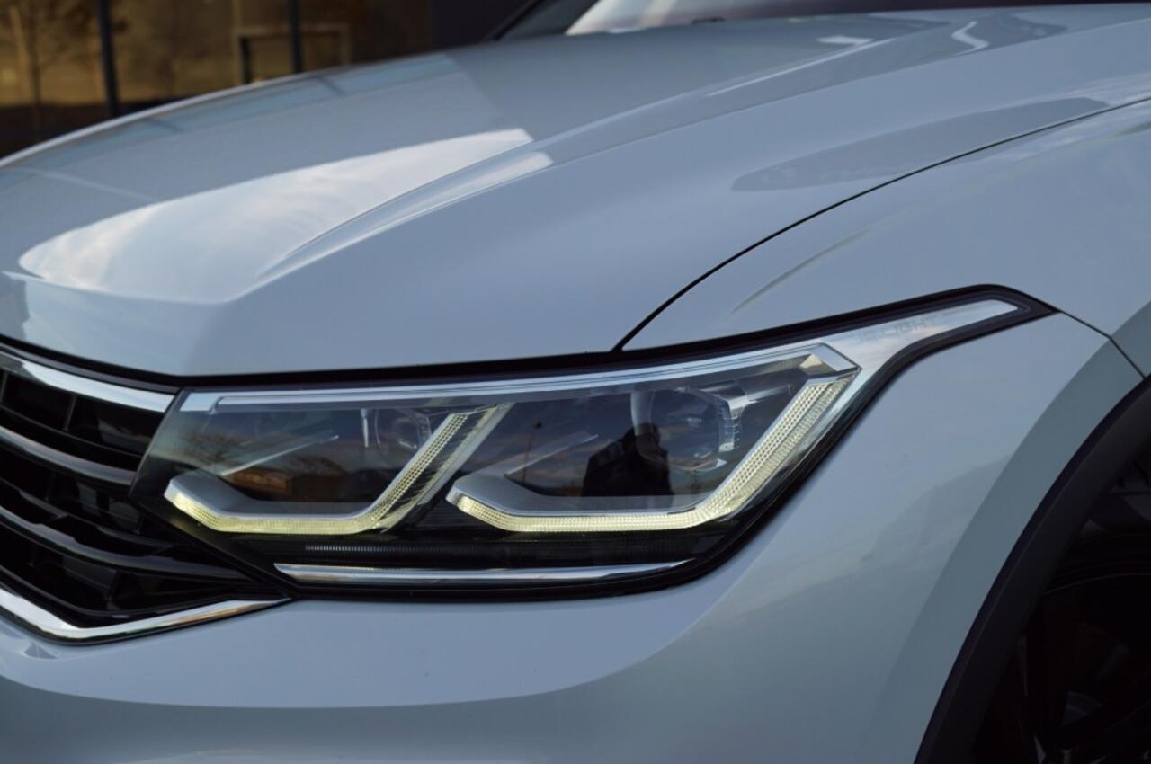 Volkswagen TIGUAN 1.4 e-Hybrid R-Line Black style 245pk/ Panodak /DCC/Leer/Navi Pro /Head-up/360gr Camera/Trekhaak wegklb./ AppConn/ACC