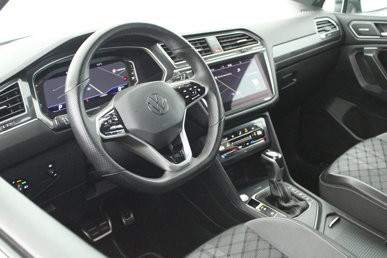 Volkswagen TIGUAN Allspace 1.5 TSI 150pk DSG R-Line Business+ 7Pers. Trekhaak Camera harman/kardon Head-Up Panoramadak