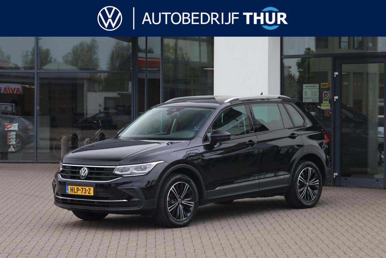 Volkswagen TIGUAN 1.4 TSI eHybrid Active PL ¤653 p/m* 245PK / 180kW DSG, Wegklapbare trekhaak, achteruitrijcamera (rear view), elektrische achterklep (easy open en close), 18" 'Nizza' LMV, LED Matrix (IQ.Lights), alarm klasse III, keyless start & entry, rondomzicht camera 