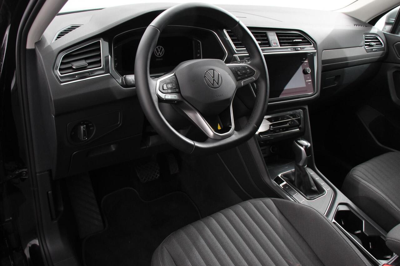 Volkswagen TIGUAN Allspace 1.5 TSI 150pk DSG Life 7p. | Navigatie | Climate Control | Trekhaak afneembaar | Electrisch bedienbare achterklep | Adaptive Cruise Control | Extra Getint Glas