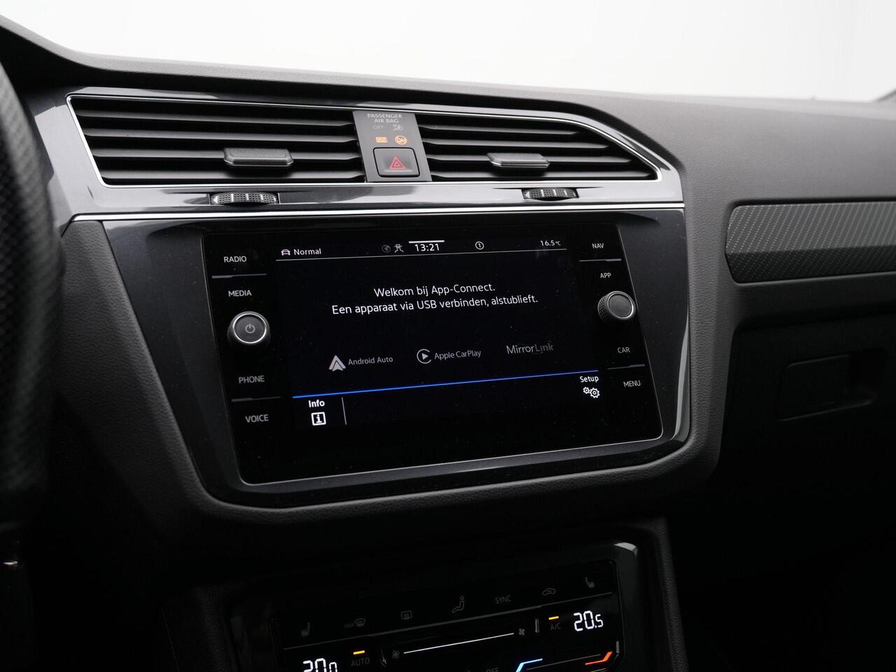 Volkswagen TIGUAN 1.4 TSI eHybrid 245 pk DSG R-Line Business | Panoramadak | Black Style | Trekhaak | Adaptief onderstel | IQ Light | Stuur-/stoelverwarming