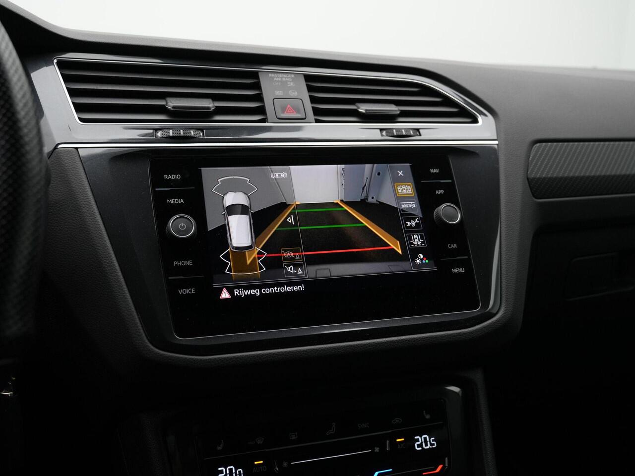 Volkswagen TIGUAN 1.4 TSI eHybrid 245 pk DSG R-Line Business | Panoramadak | Black Style | Trekhaak | Adaptief onderstel | IQ Light | Stuur-/stoelverwarming