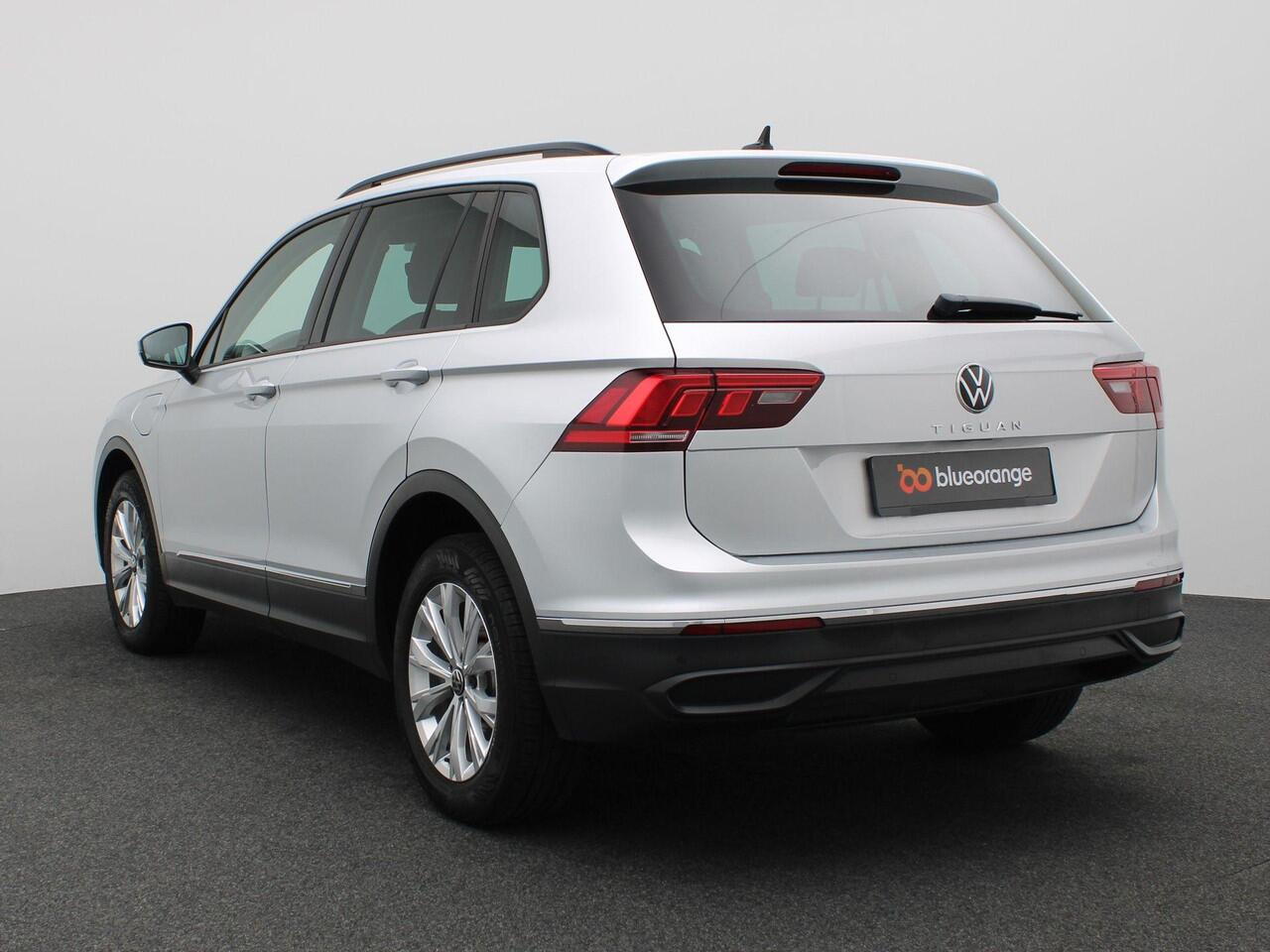 Volkswagen TIGUAN 1.4 TSI eHybrid Life 245PK DSG SOH 90%, PDC Voor en Achter, Navi via Apple Carplay/Android Auto, Side Assist, Digital Cockpit, Adaptieve Cruise Controle
