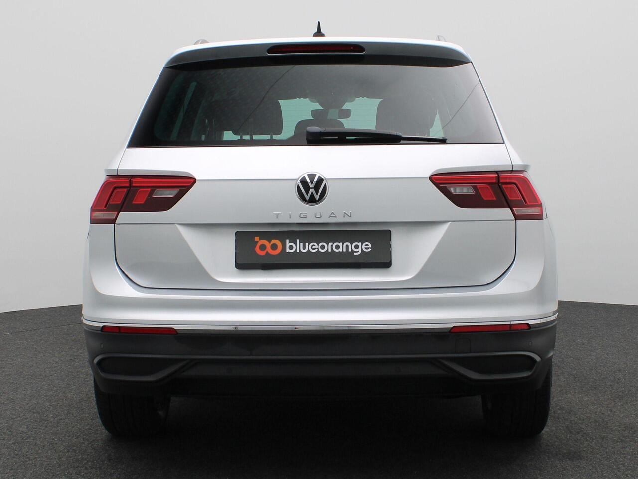 Volkswagen TIGUAN 1.4 TSI eHybrid Life 245PK DSG SOH 90%, PDC Voor en Achter, Navi via Apple Carplay/Android Auto, Side Assist, Digital Cockpit, Adaptieve Cruise Controle