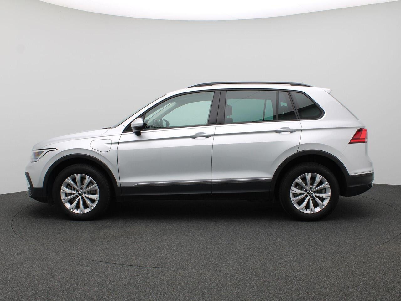 Volkswagen TIGUAN 1.4 TSI eHybrid Life 245PK DSG SOH 90%, PDC Voor en Achter, Navi via Apple Carplay/Android Auto, Side Assist, Digital Cockpit, Adaptieve Cruise Controle