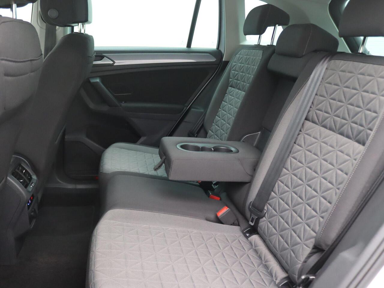 Volkswagen TIGUAN 1.4 TSI eHybrid Life 245PK DSG SOH 90%, PDC Voor en Achter, Navi via Apple Carplay/Android Auto, Side Assist, Digital Cockpit, Adaptieve Cruise Controle