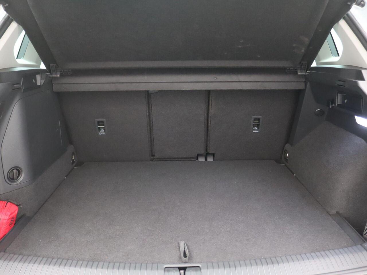 Volkswagen TIGUAN 1.4 TSI eHybrid Life 245PK DSG SOH 90%, PDC Voor en Achter, Navi via Apple Carplay/Android Auto, Side Assist, Digital Cockpit, Adaptieve Cruise Controle