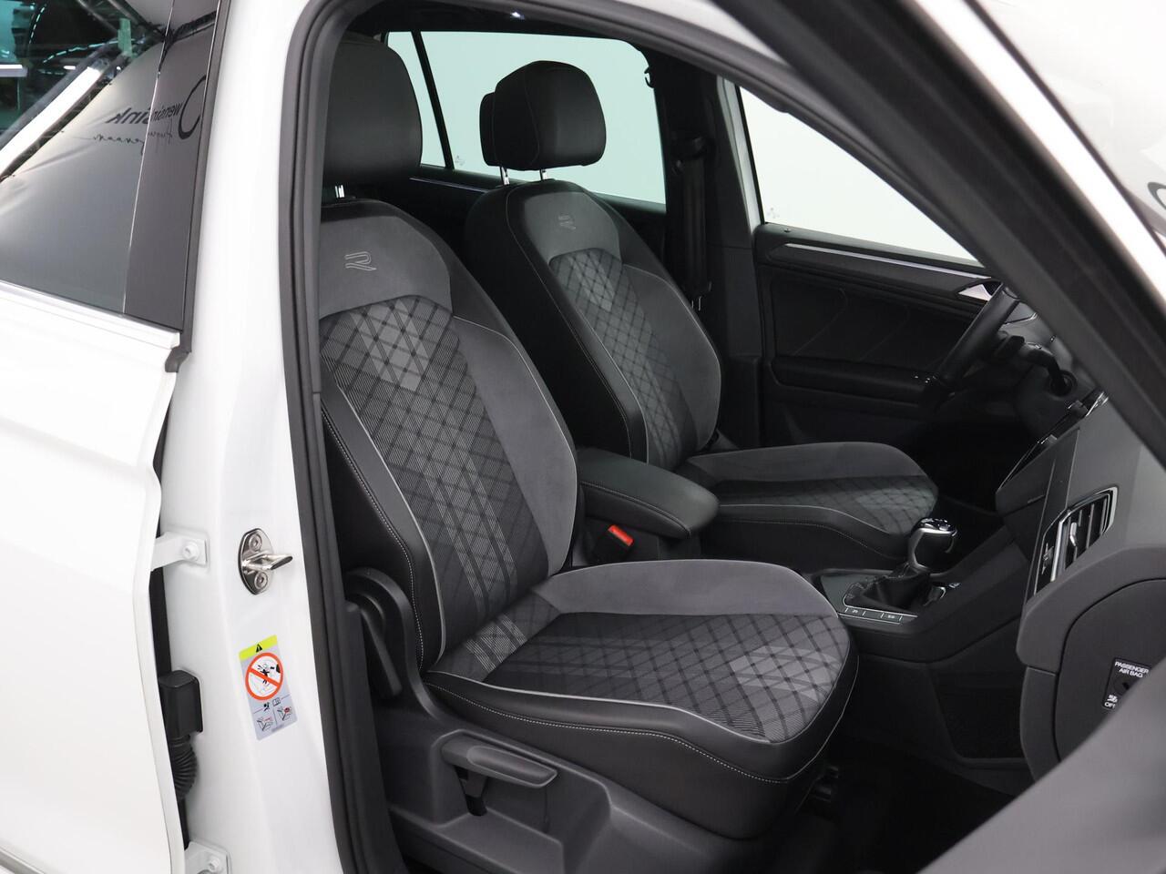 Volkswagen TIGUAN 1.5 TSI R-Line Business+ | Trekhaak | Panoramadak | Camera 360° | Matrix Led | Keyless Entry/Go | Apple Carplay/Android Auto |