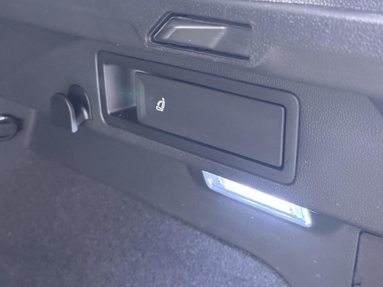 Volkswagen TIGUAN 1.4 TSI eHybrid PHEV VAN ¤33.900,- NU VOOR SLECHTS ¤30.877,- Uw LENTEVOORDEEL ¤3.023,- |SUPER COMPLEET| SCHUIF/ KANTELDAK| DODE HOEK| ELEK. ACHTERKLEP| DIG. DASH | CAMERA| RIJKLAAR GELEVERD INCL. 12 MND BOVAG GARANTIE