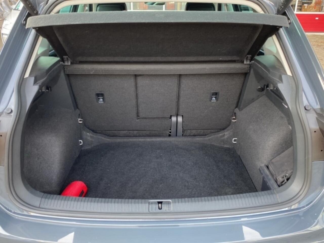 Volkswagen TIGUAN 1.5 TSI DSG Urban SPORT TREKHAAK/E-KLEP/ACC/NAVI/STOELVERW