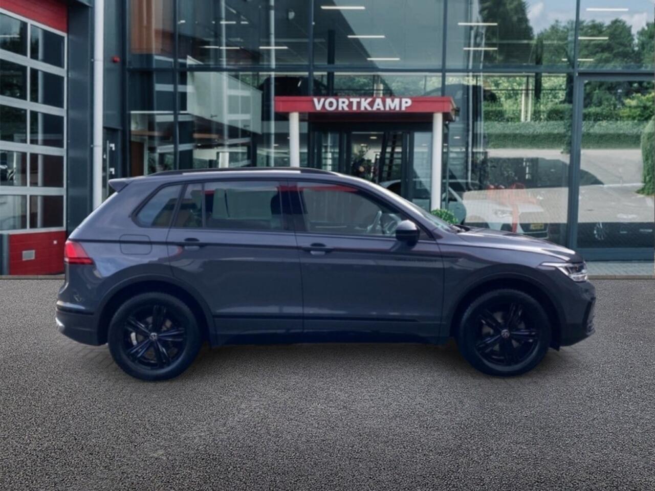 Volkswagen TIGUAN 1.5 TSI DSG Urban SPORT TREKHAAK/E-KLEP/ACC/NAVI/STOELVERW