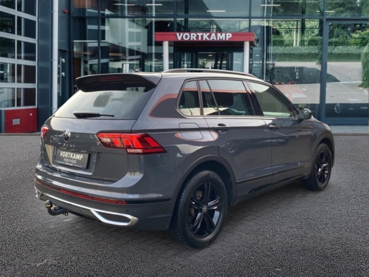 Volkswagen TIGUAN 1.5 TSI DSG Urban SPORT TREKHAAK/E-KLEP/ACC/NAVI/STOELVERW