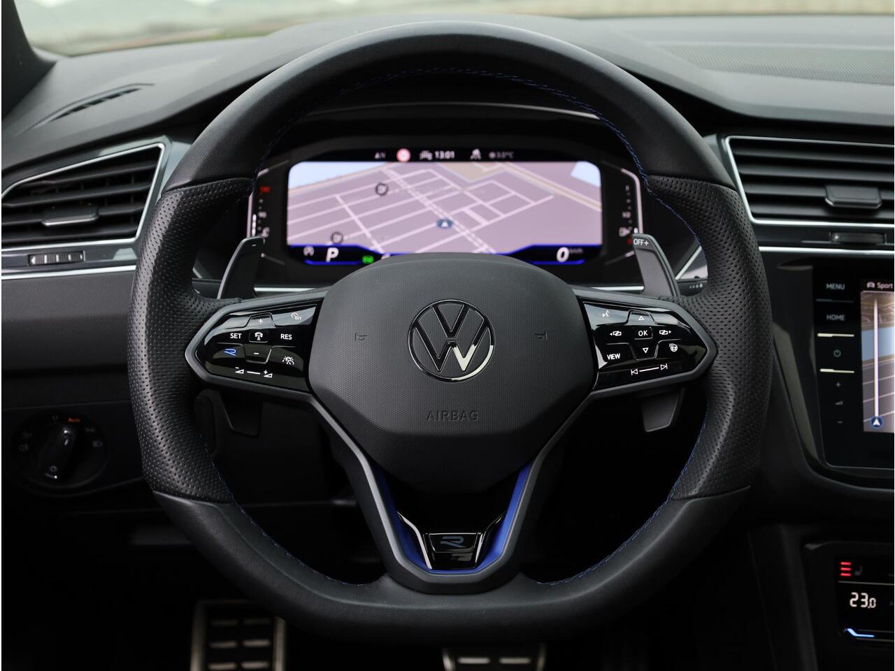 Volkswagen TIGUAN R Akrapovic | Panodak | Vol Leer | Harman/Kardon | 360° | Keyless | Memory | IQ Light Matrix | 21"Inch |