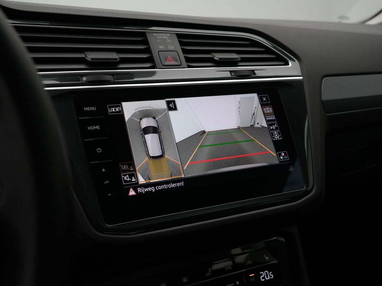 Volkswagen TIGUAN 1.4 TSI 245 pk eHybrid Active | Panoramadak | Discover Pro | Adaptief onderstel | IQ Light | Rondomzicht camera | Head-up display | Stuur-/stoelverwarming