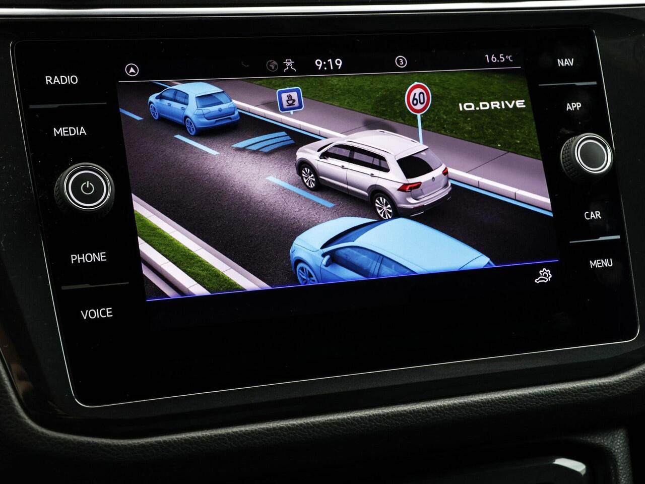 Volkswagen TIGUAN 1.5 TSI 150pk DSG R-Line Business+ · Panoramadak · Leder · Apple/Android Car Play · Dodehoeksensor · Elek. Achterklep · 360 Camera · Keyless · 19'' Inch ·