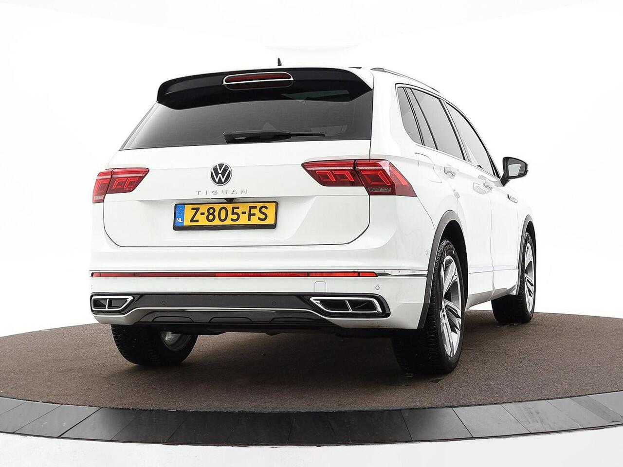 Volkswagen TIGUAN 1.5 TSI 150pk DSG R-Line Business+ · Panoramadak · Leder · Apple/Android Car Play · Dodehoeksensor · Elek. Achterklep · 360 Camera · Keyless · 19'' Inch ·