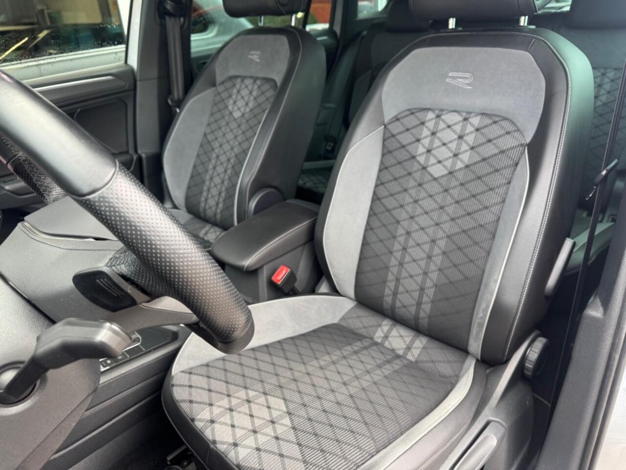 Volkswagen TIGUAN 1.4 TSI eHybrid R-Line Business+