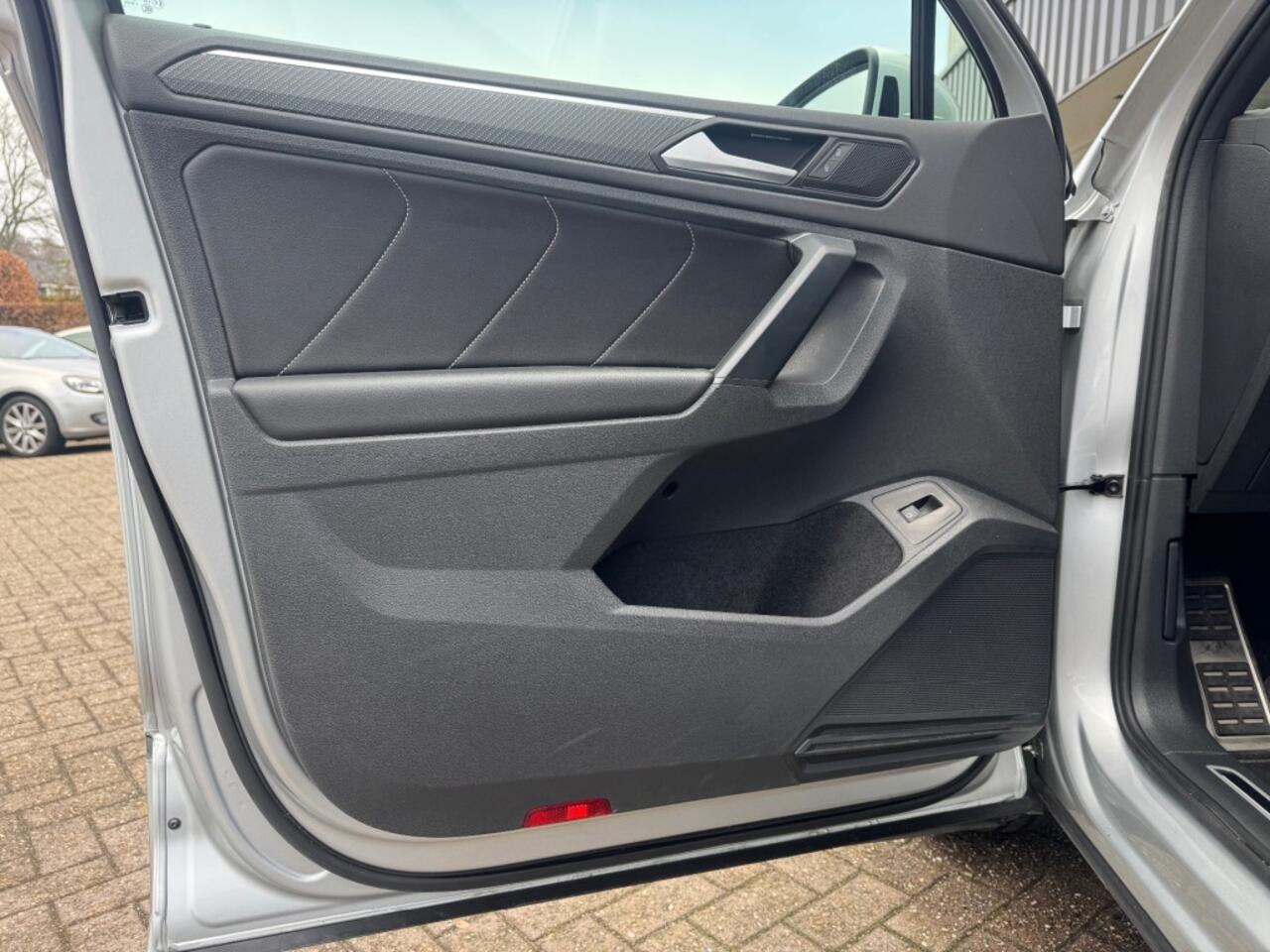 Volkswagen TIGUAN 1.4 TSI eHybrid R-Line Business+