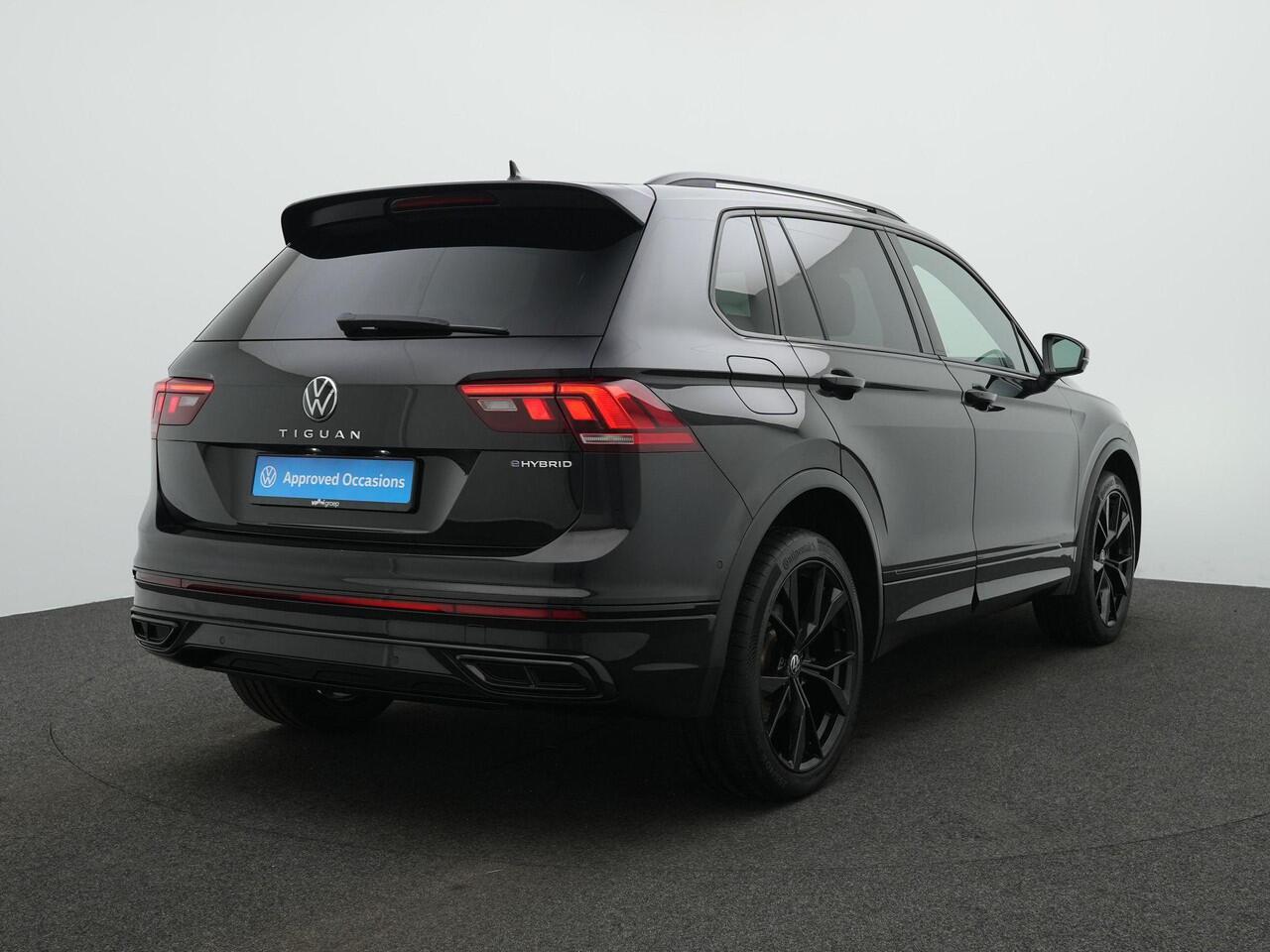 Volkswagen TIGUAN 1.4 TSI eHybrid 245 pk R-Line | Navigatie Discover Pro | Leder | Geheugenstoelen | Adaptief onderstel | 360 camera | IQ Light