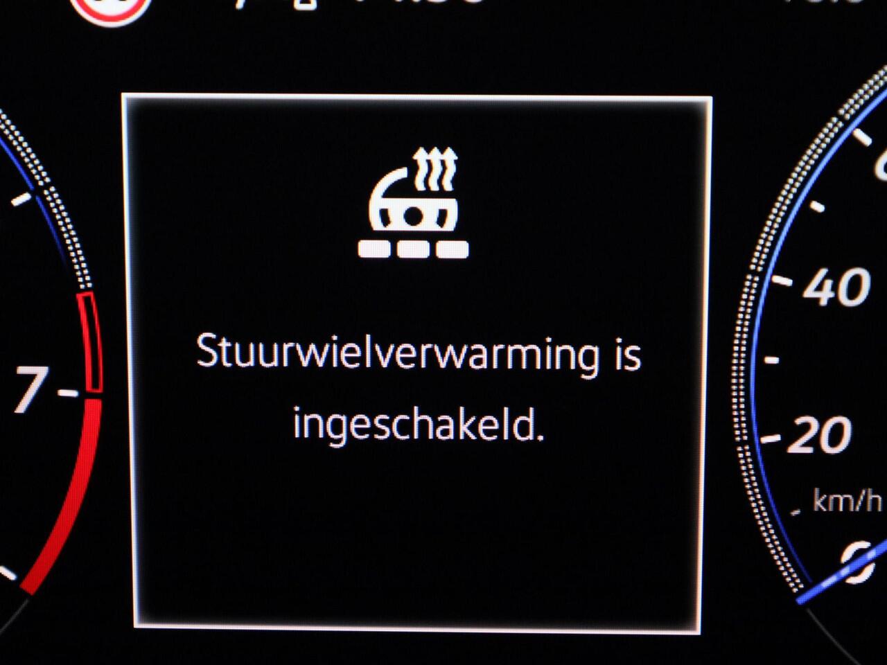Volkswagen TIGUAN 1.5TSI/150PK R-Line Business DSG · Panoramadak · Camera + Parkeersensoren · Trekhaak