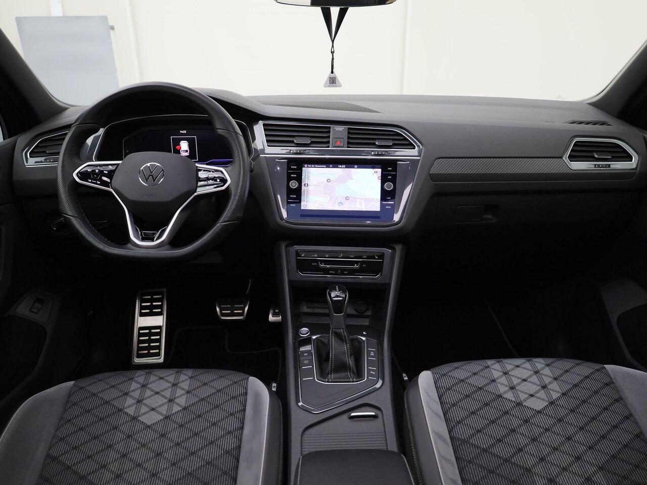 Volkswagen TIGUAN 1.5TSI/150PK R-Line Business DSG · Panoramadak · Camera + Parkeersensoren · Trekhaak