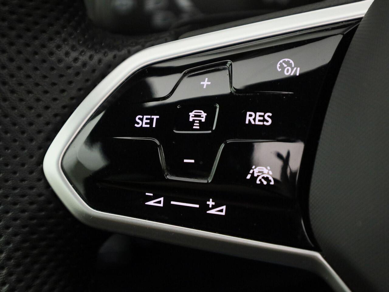 Volkswagen TIGUAN 1.5TSI/150PK R-Line Business DSG · Panoramadak · Camera + Parkeersensoren · Trekhaak