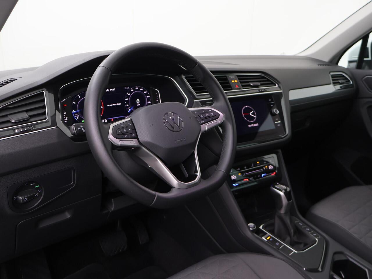 Volkswagen TIGUAN 1.5 TSI Life Business | 150 PK | Automaat | Trekhaak wegklapbaar | Verwarmde voorstoelen |