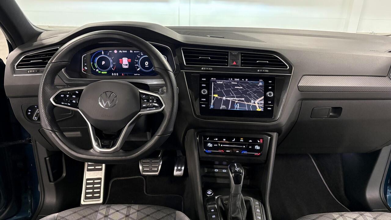 Volkswagen TIGUAN 1.4 TSI eHybrid R-Line Business+ | Pano Dak | DCC | Winter pack | PHEV