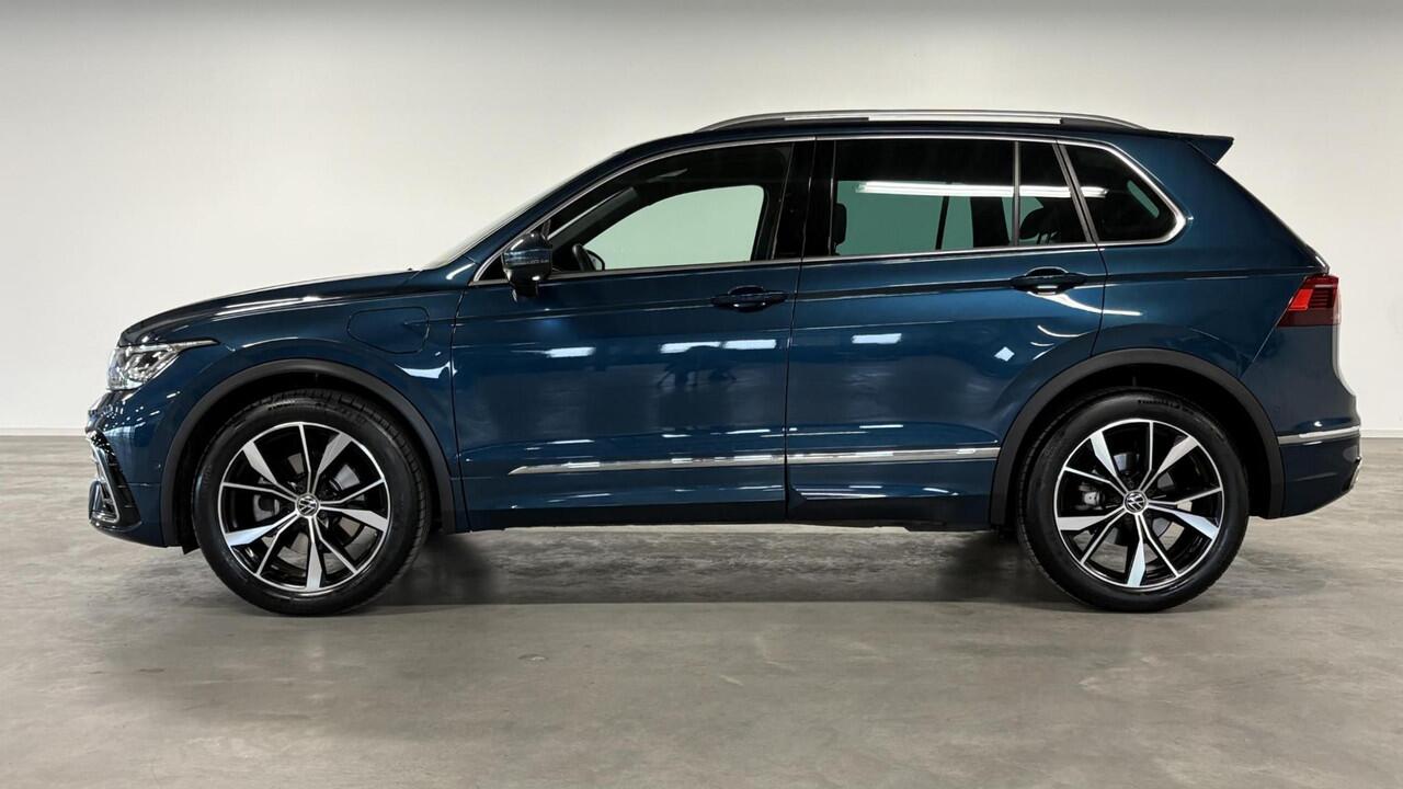 Volkswagen TIGUAN 1.4 TSI eHybrid R-Line Business+ | Pano Dak | DCC | Winter pack | PHEV