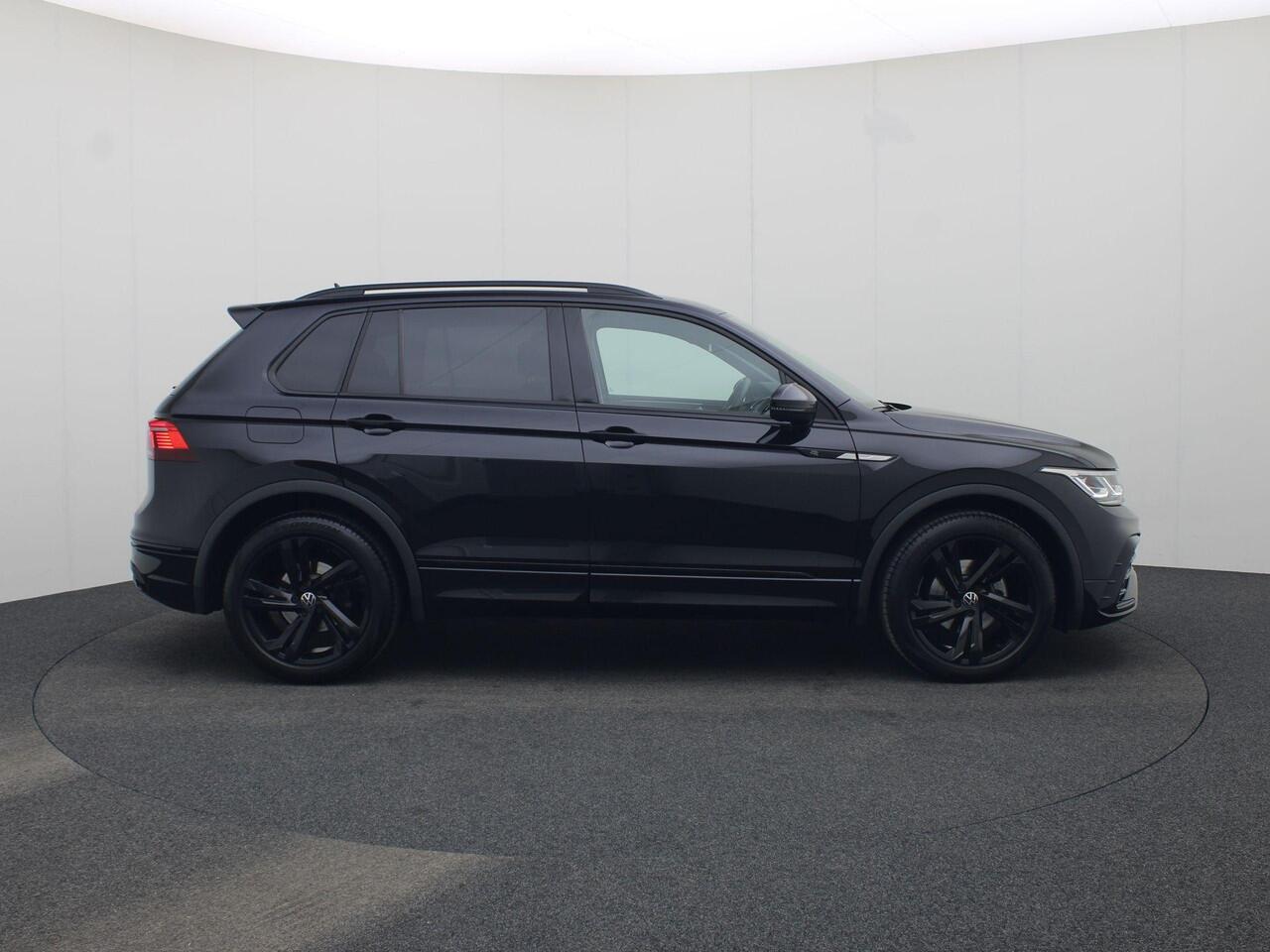 Volkswagen TIGUAN 1.5TSI/150PK DSG R-Line Black Style Navigatie · Apple Carplay/Android Auto · Camera + Parkeersensoren · Garantie t/m 17-02-2026 of 80000km.