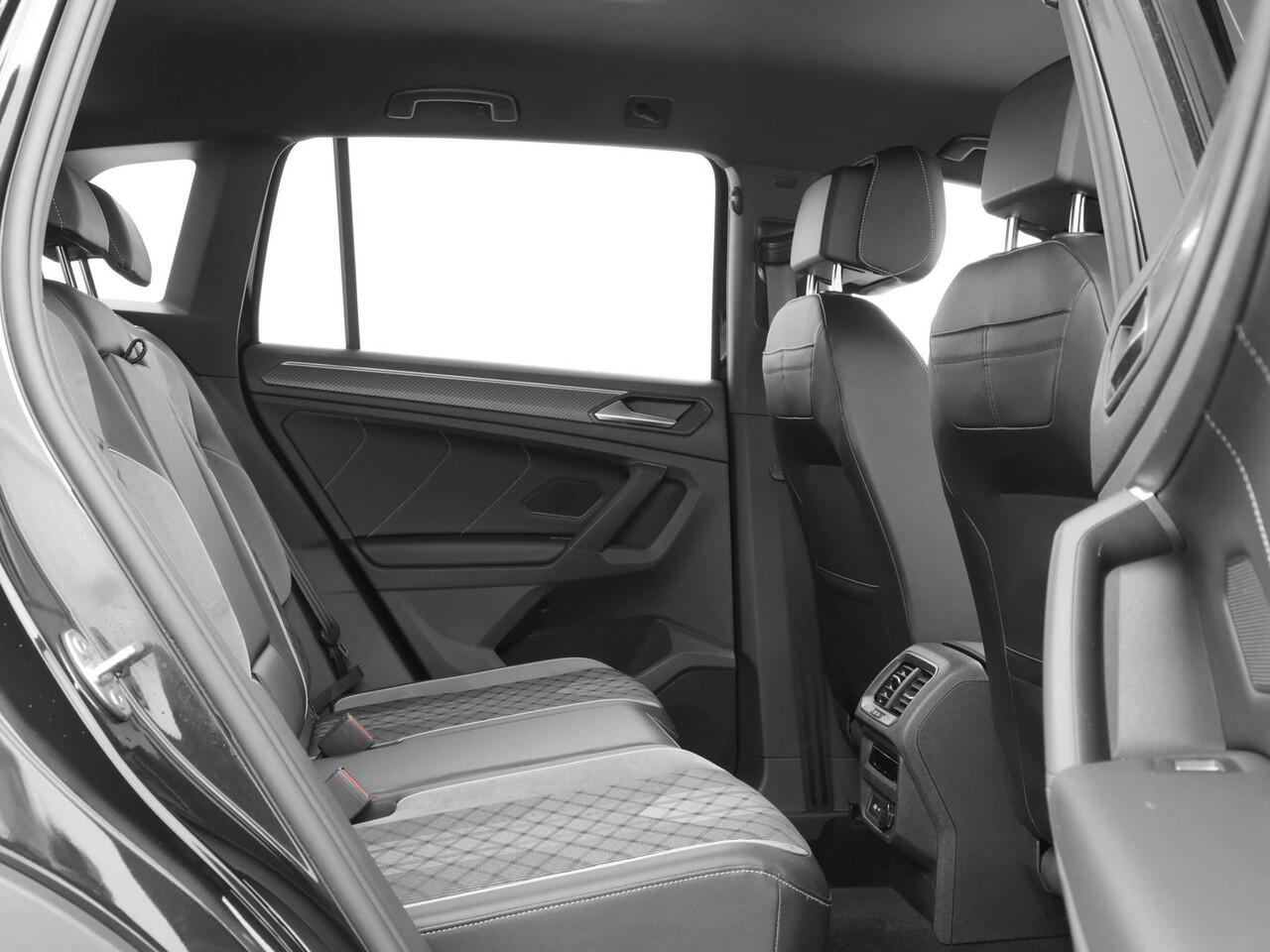 Volkswagen TIGUAN 1.4 TSI 245pk DGS eHybrid R-Line Business+ · Camera · Wegklapbare Trekhaak · Apple/Android Car Play · Navigatie · Stoelverwarming · 19'' Inch ·