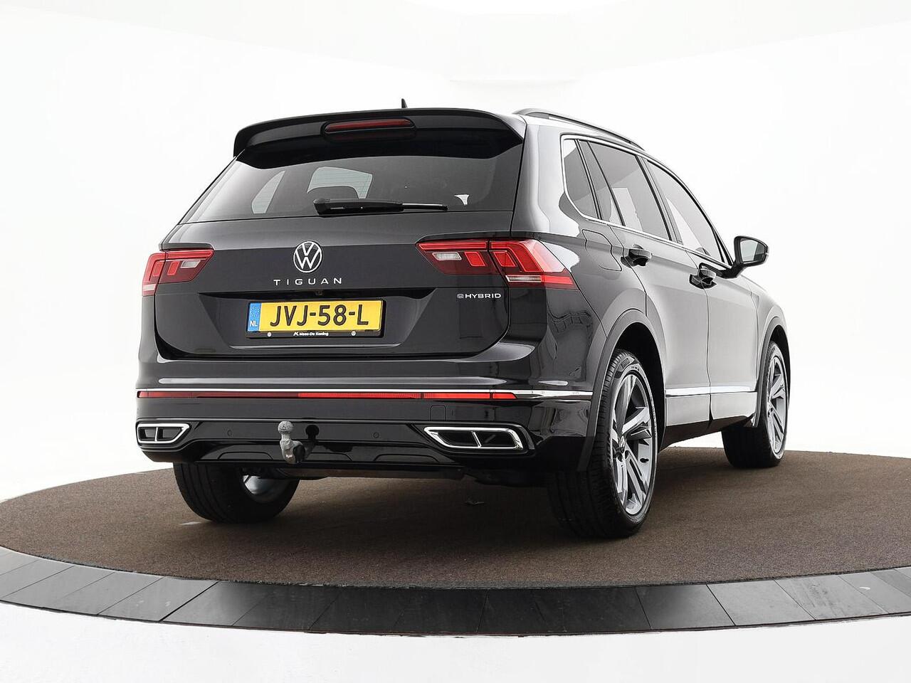 Volkswagen TIGUAN 1.4 TSI 245pk DGS eHybrid R-Line Business+ · Camera · Wegklapbare Trekhaak · Apple/Android Car Play · Navigatie · Stoelverwarming · 19'' Inch ·