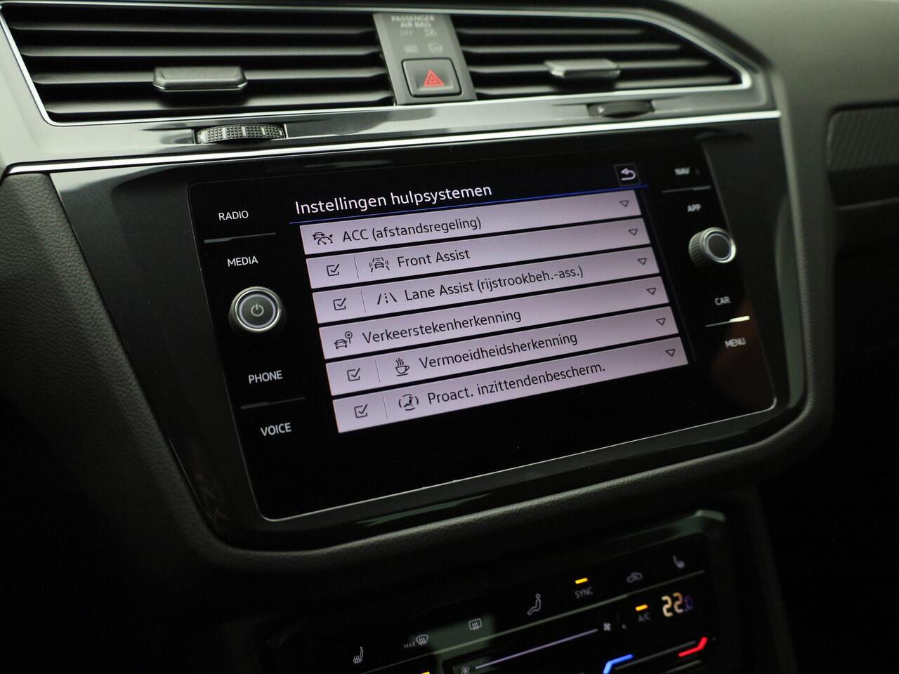 Volkswagen TIGUAN 1.5TSI/150PK R-Line DSG · Panoramadak · Apple/Android Car Play · Camera · Stoel -& Stuurverwarming