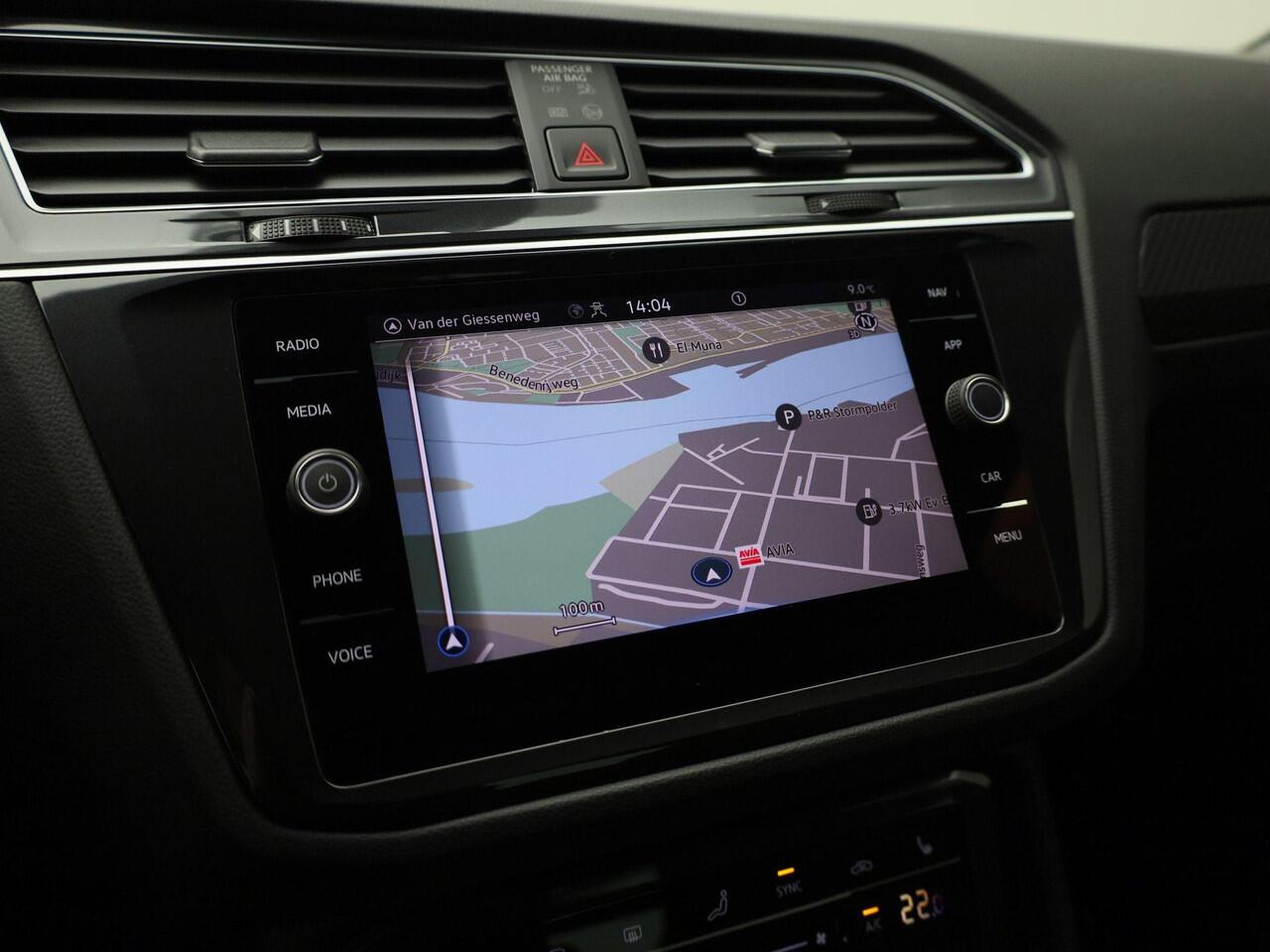 Volkswagen TIGUAN 1.5TSI/150PK R-Line DSG · Panoramadak · Apple/Android Car Play · Camera · Stoel -& Stuurverwarming